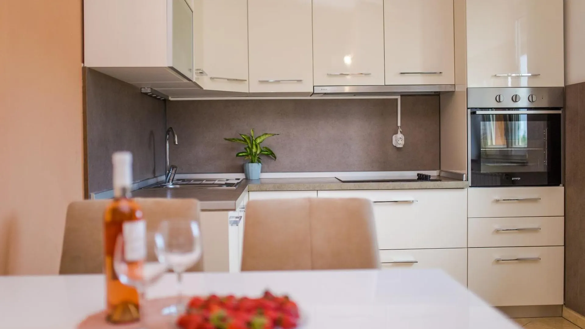 פורץ Apartments Lorena